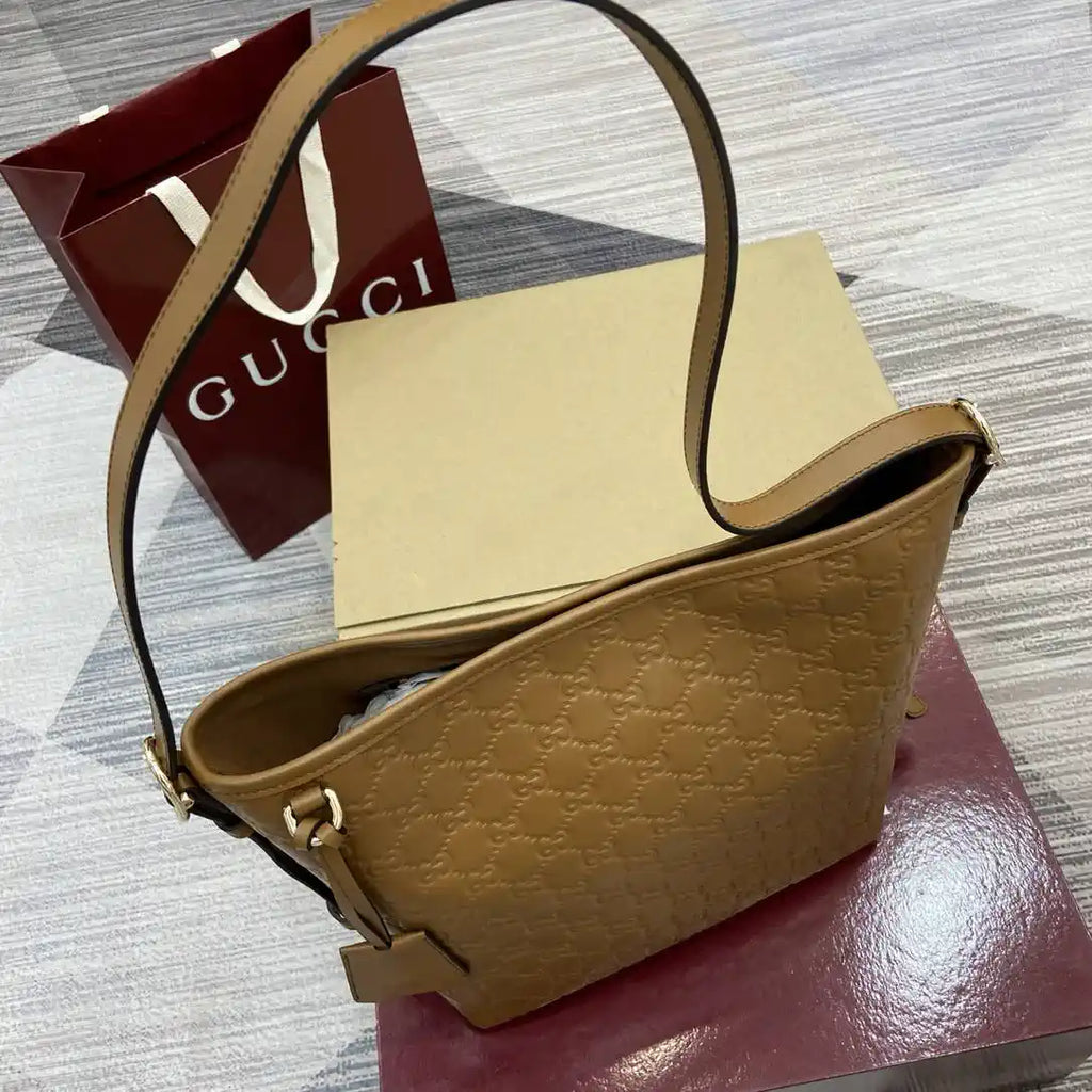 Gucci GG Emblem small shoulder bag 848881 Brown