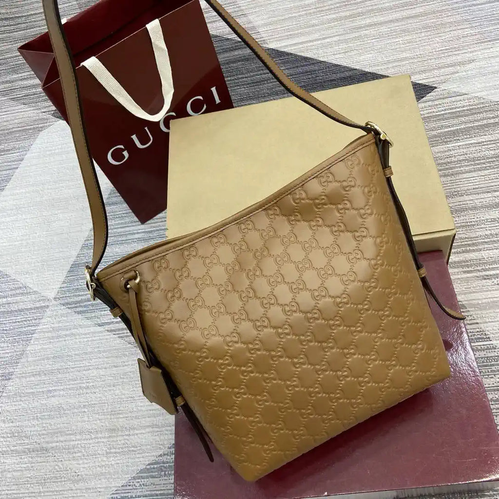 Gucci GG Emblem small shoulder bag 848881 Brown