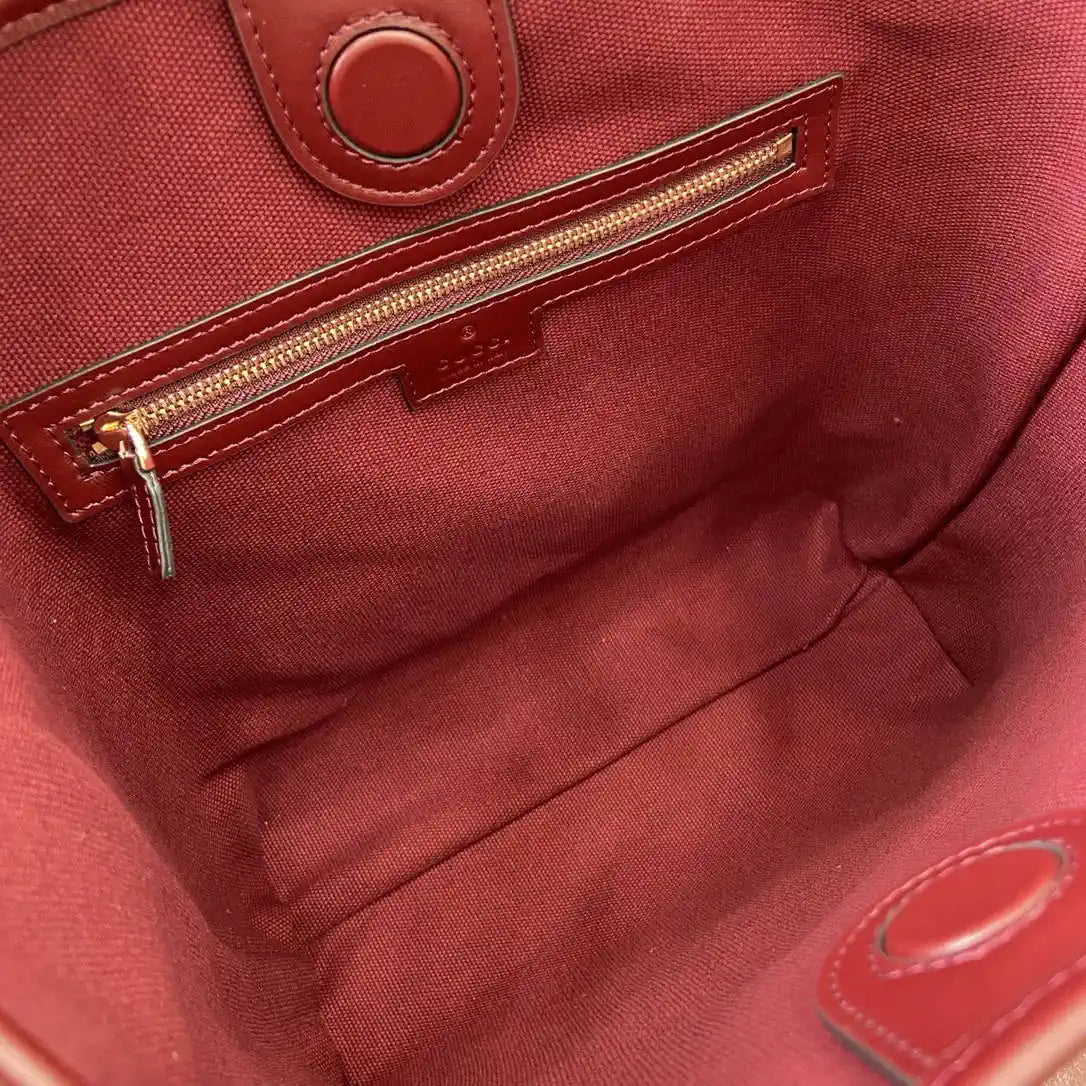 Gucci GG Emblem small shoulder bag 848881 Red