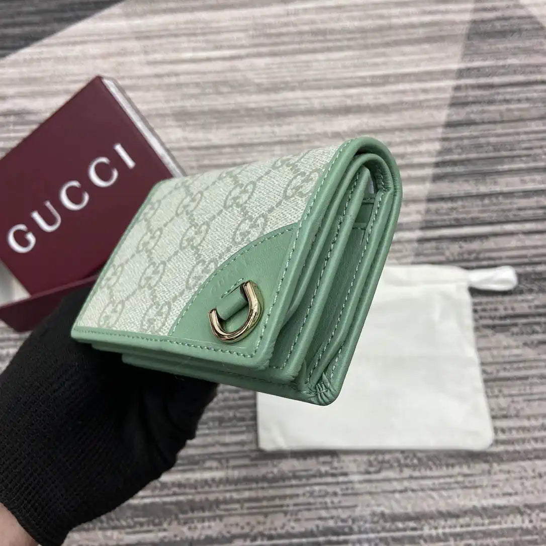 Gucci GG Emblem small wallet 820692 Green