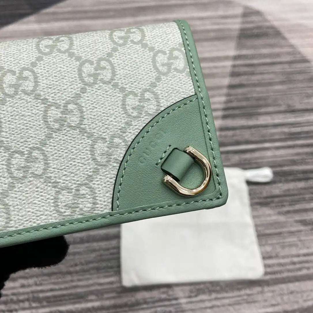 Gucci GG Emblem small wallet 820692 Green