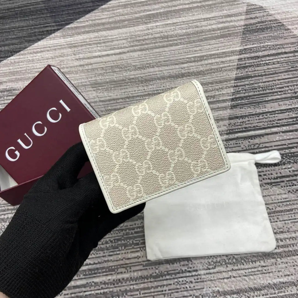Gucci GG Emblem small wallet 820692 White