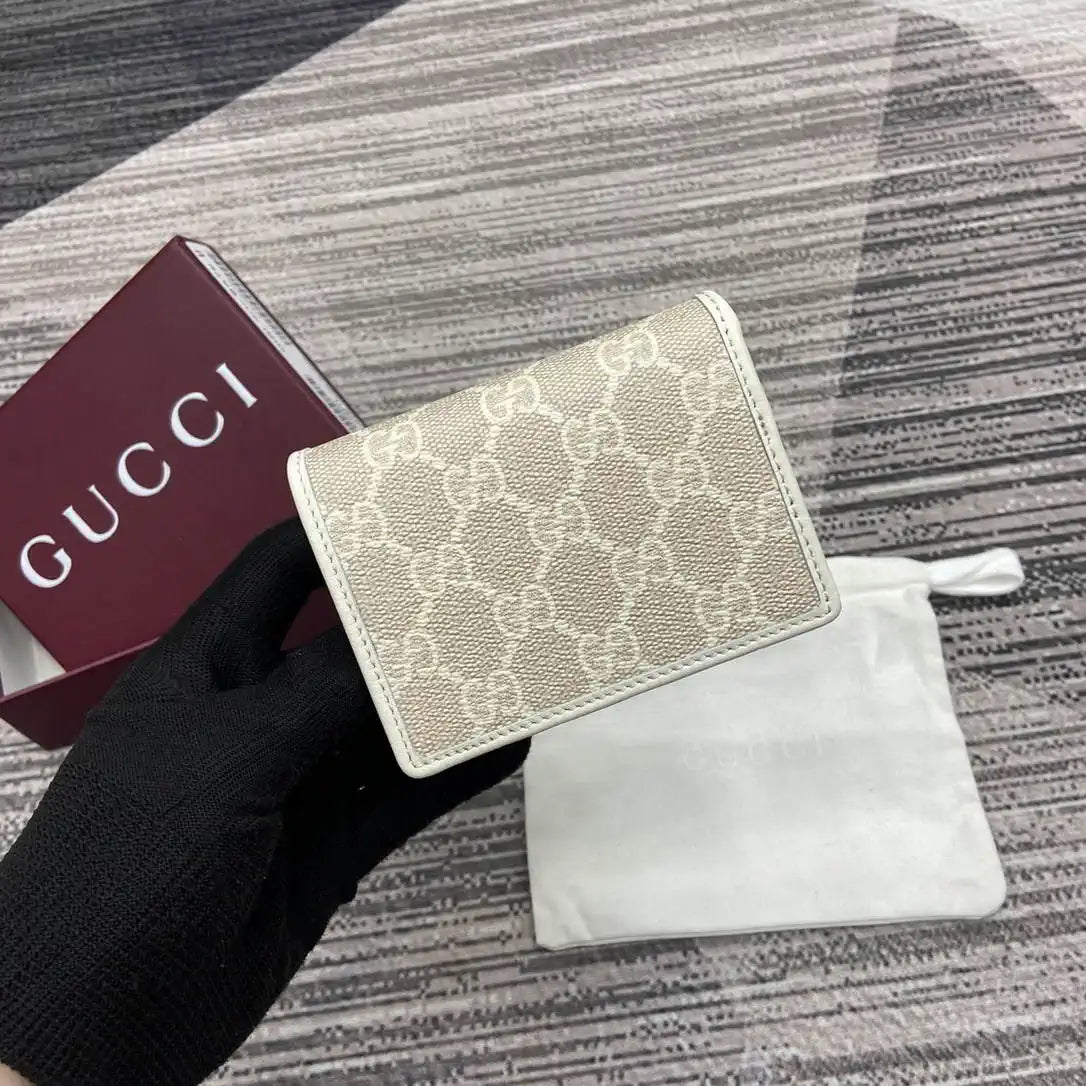 Gucci GG Emblem small wallet 820692 White