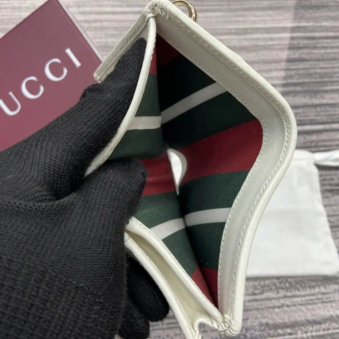 Gucci GG Emblem small wallet 820692 White