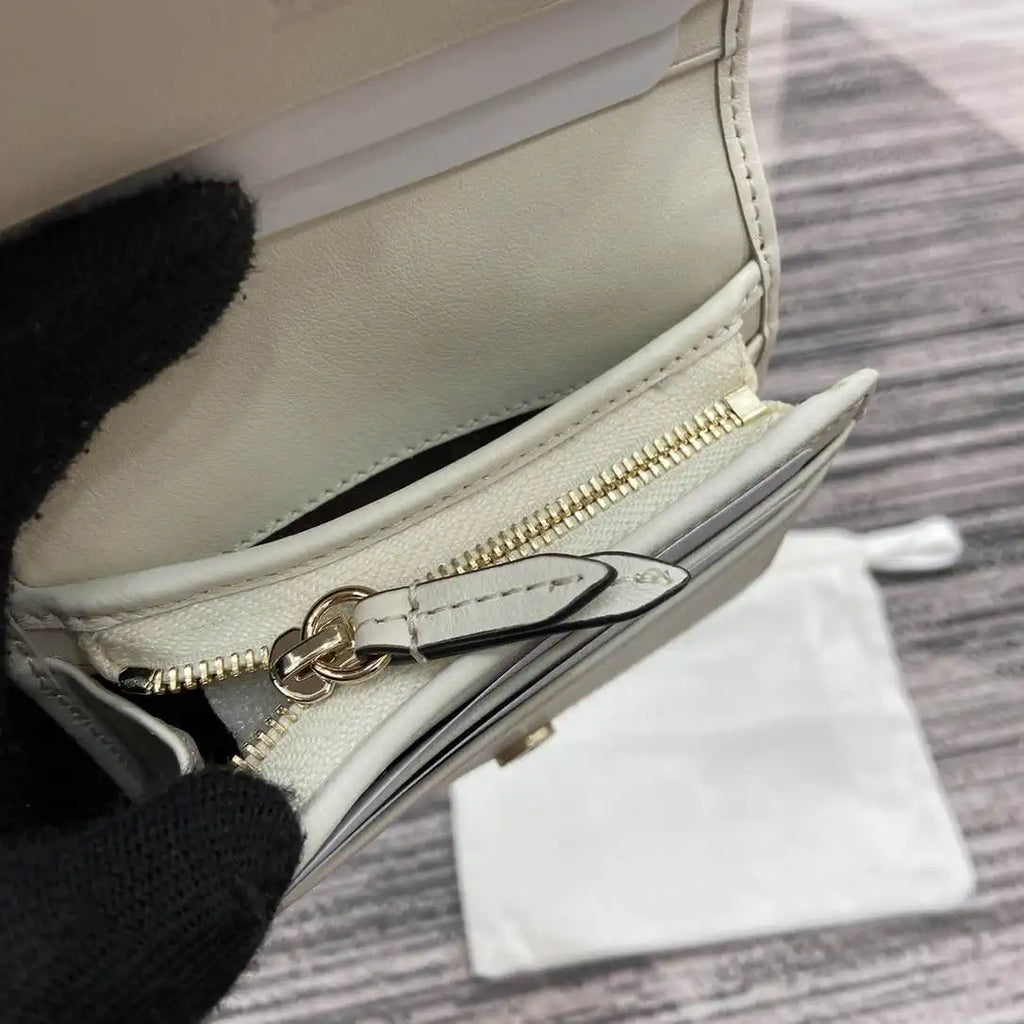 Gucci GG Emblem small wallet 820692 White