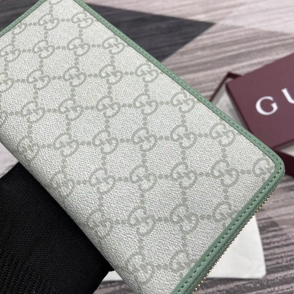 Gucci GG Emblem zip around wallet 819122 green