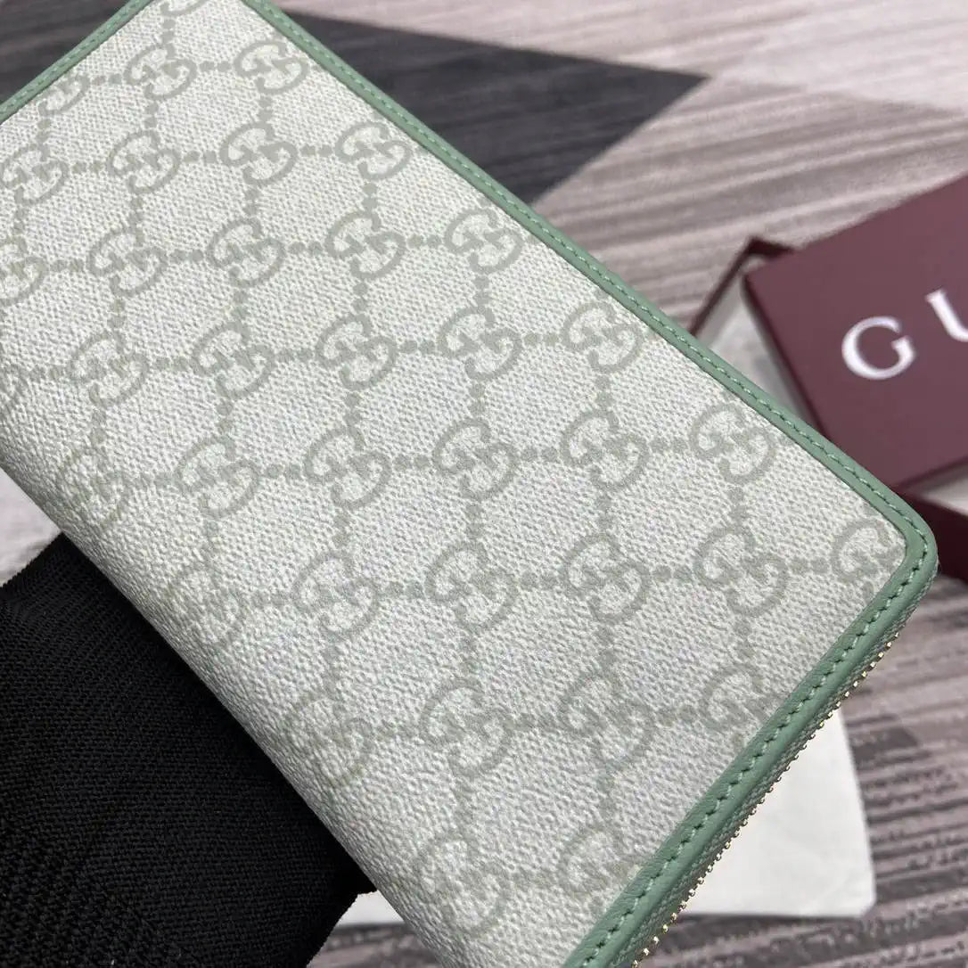 Gucci GG Emblem zip around wallet 819122 green