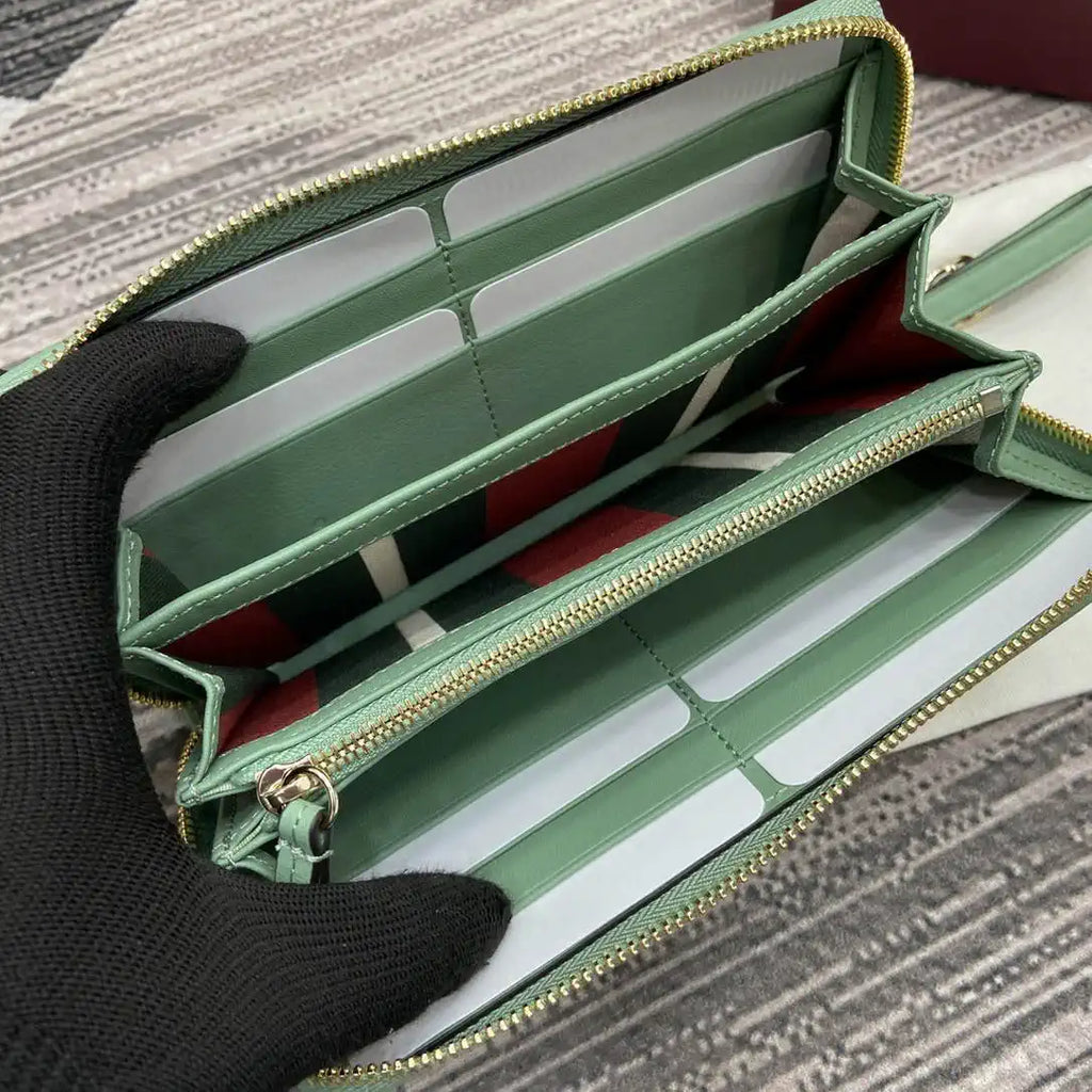 Gucci GG Emblem zip around wallet 819122 green