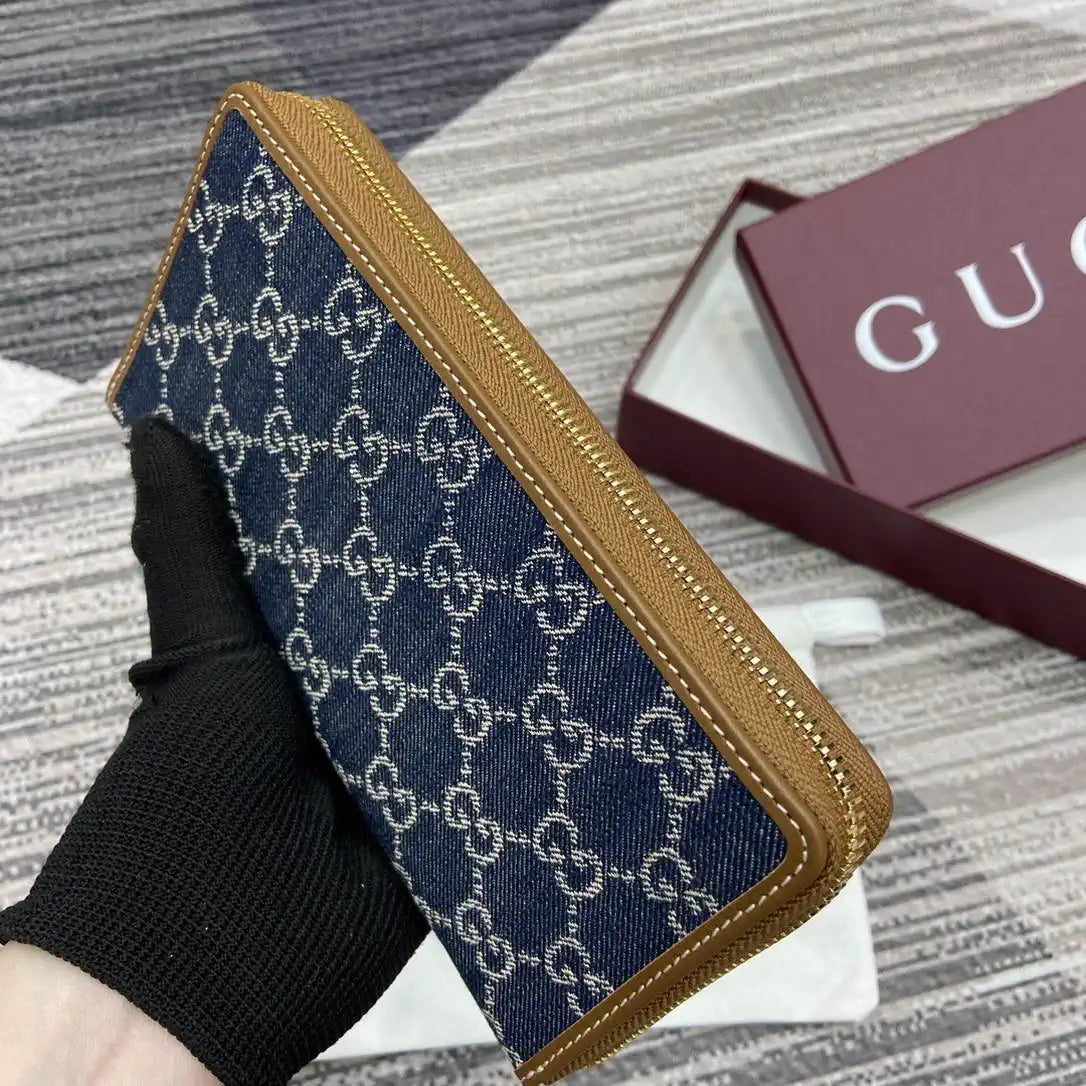 Gucci GG Emblem zip around wallet 819122 Navy Blue