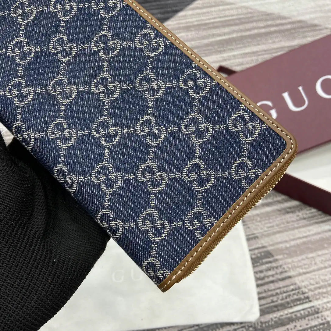 Gucci GG Emblem zip around wallet 819122 Navy Blue