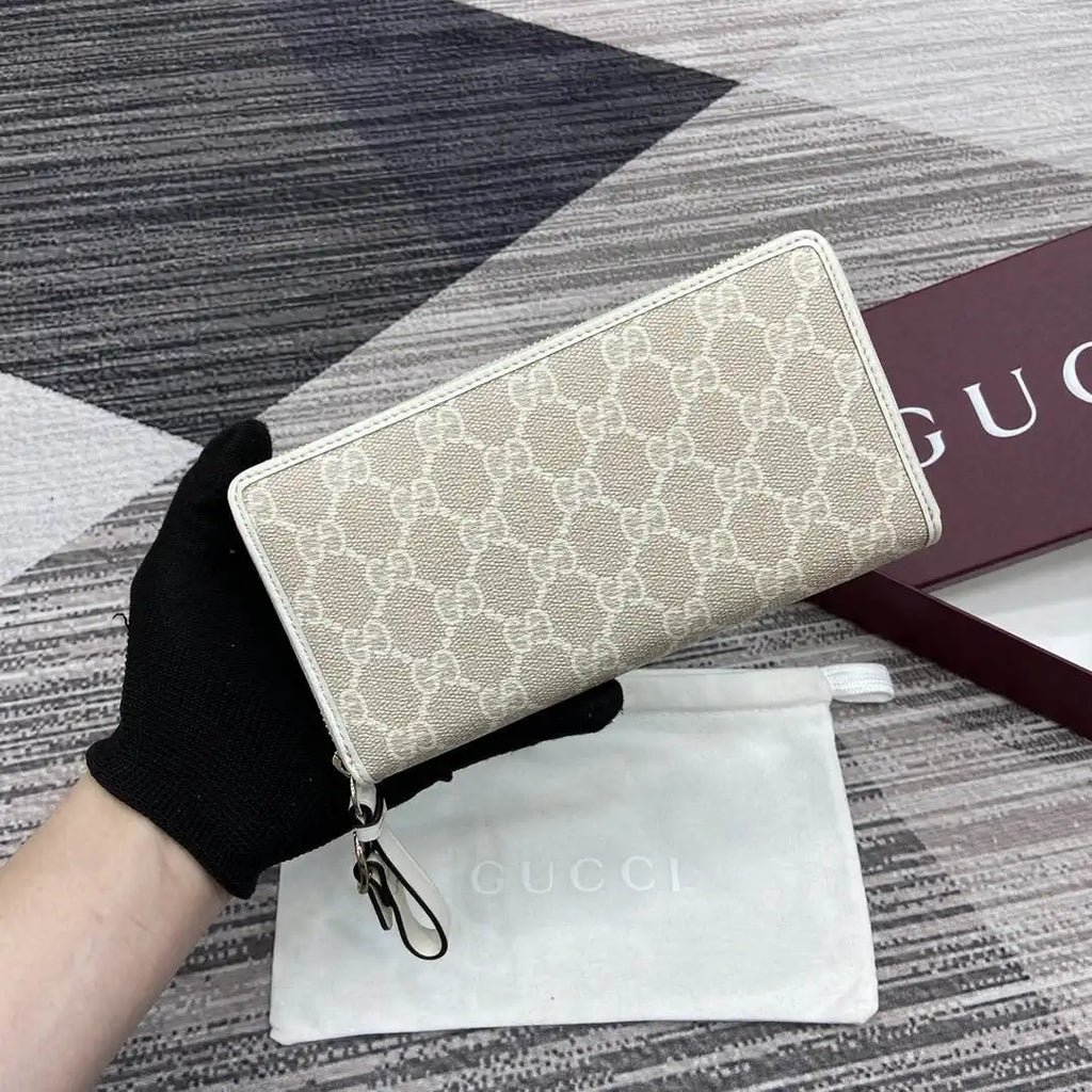 Gucci GG Emblem zip around wallet 819122 White