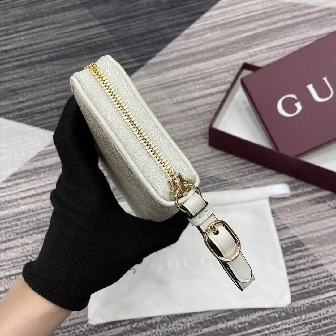 Gucci GG Emblem zip around wallet 819122 White