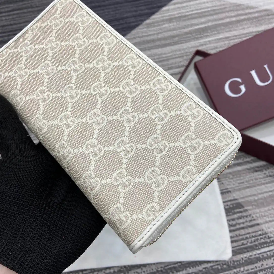 Gucci GG Emblem zip around wallet 819122 White
