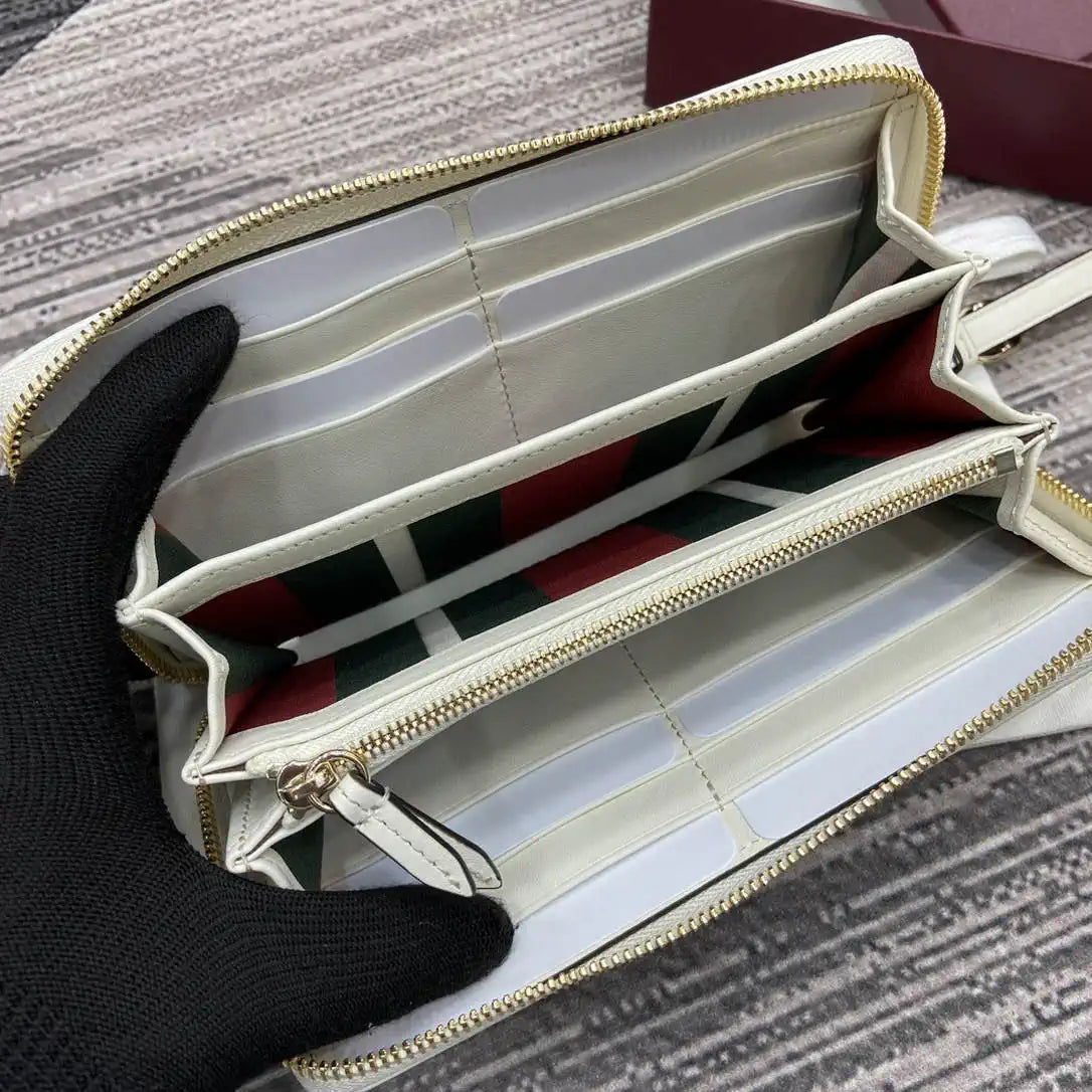 Gucci GG Emblem zip around wallet 819122 White