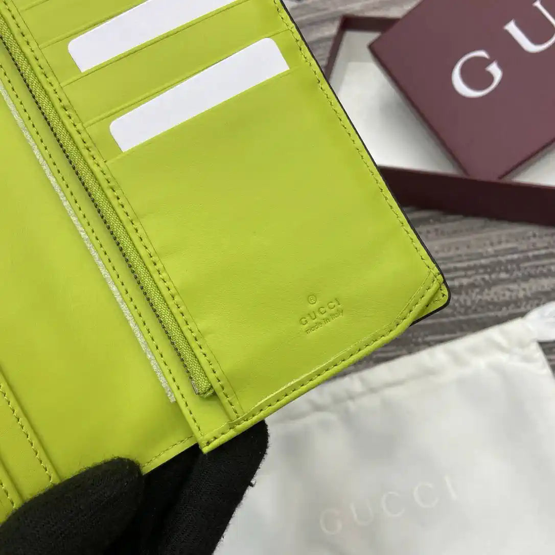 Gucci Imprint long wallet 835014 Lemon green