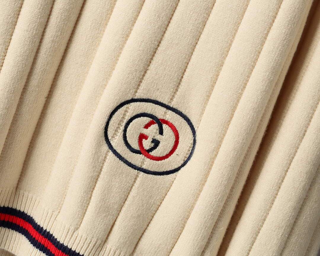 Gucci Men's Sweaters Designer Gucci Sweaters and Cardigans Clothing 36010 White