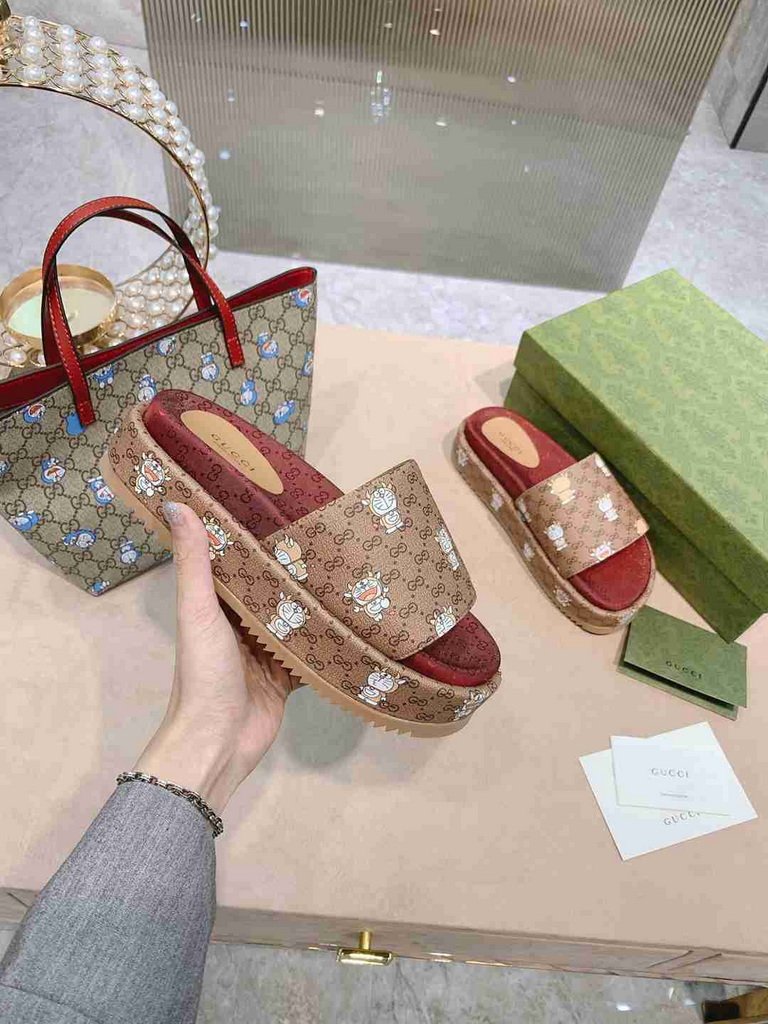 Gucci Sandals GG Multicolour Platform Sandal 81157