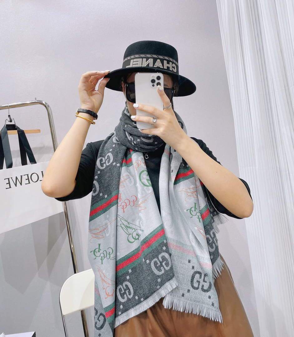 Gucci Scarves Designer Gucci Shawl Scarf 50021
