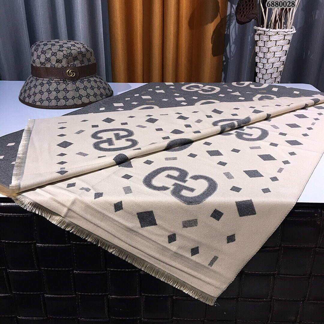 Gucci Scarves Designer Gucci Shawl Scarf 50029