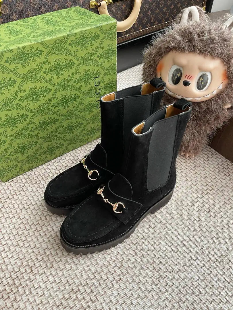 Gucci Women ankle boot with Horsebit suede G77353