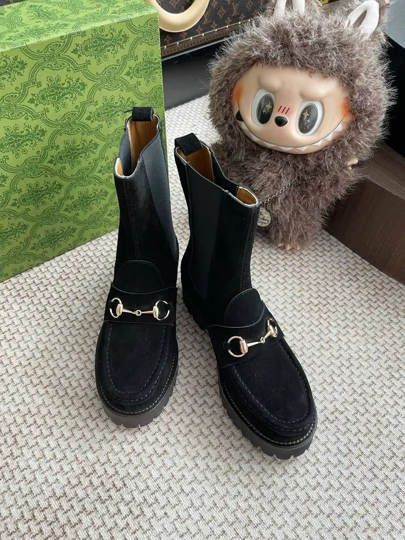 Gucci Women ankle boot with Horsebit suede G77353