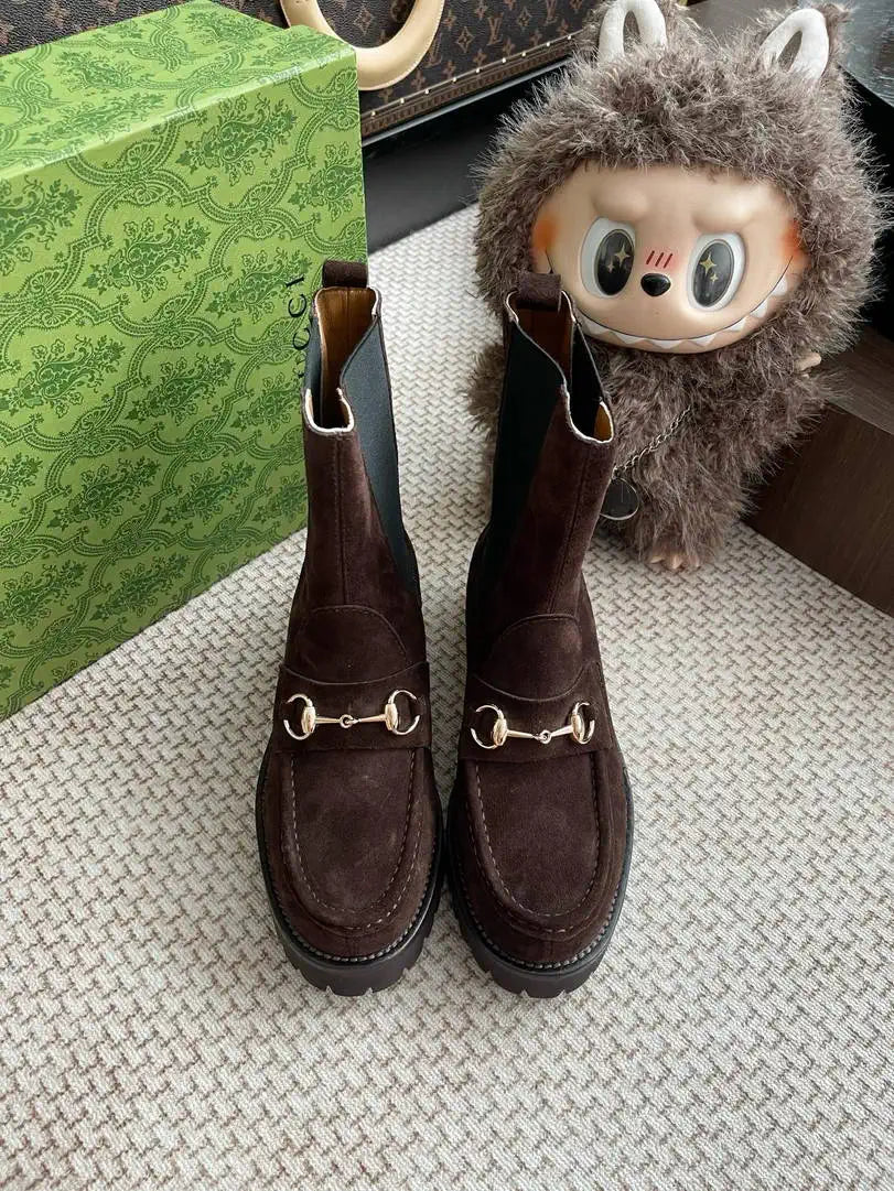 Gucci Women ankle boot with Horsebit suede G77354