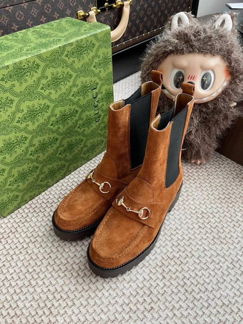 Gucci Women ankle boot with Horsebit suede G77355