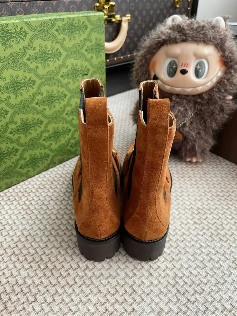 Gucci Women ankle boot with Horsebit suede G77355