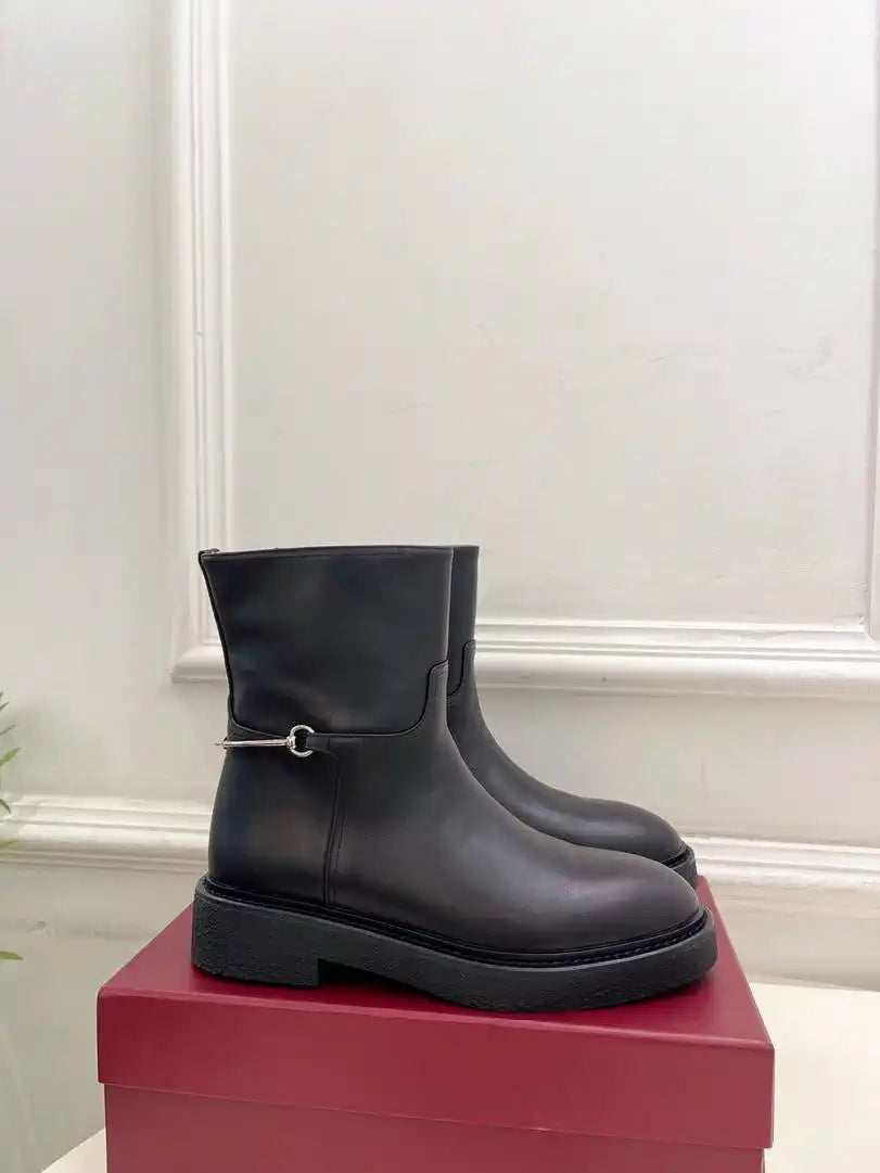 Gucci Women Classic Horsebit Ankle Boots G77371
