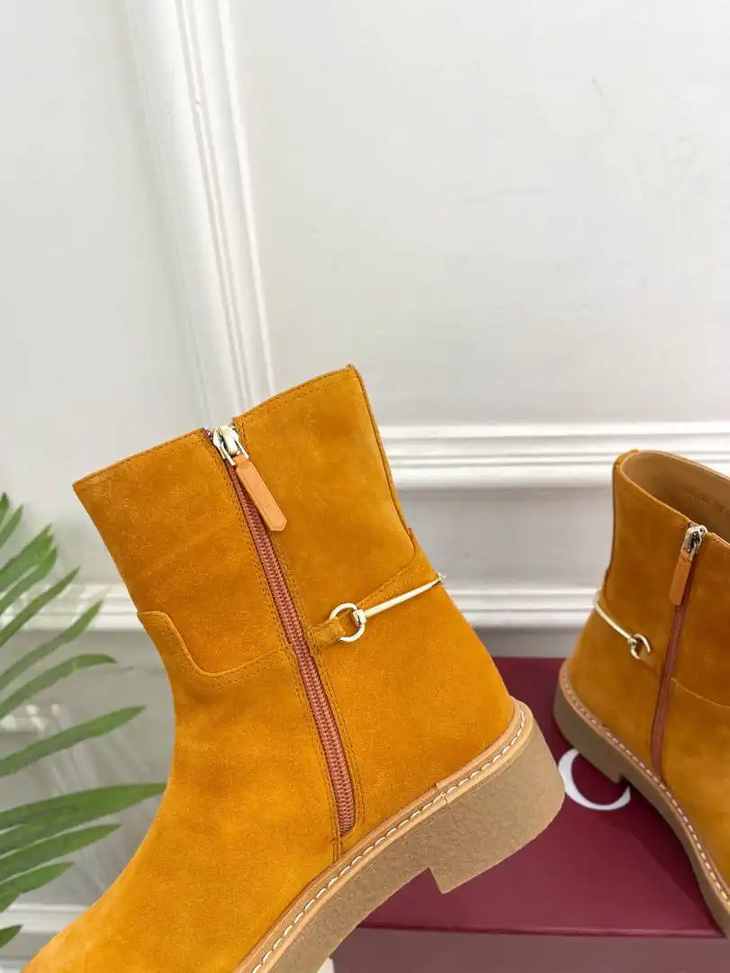 Gucci Women Classic Horsebit Ankle Boots G77373