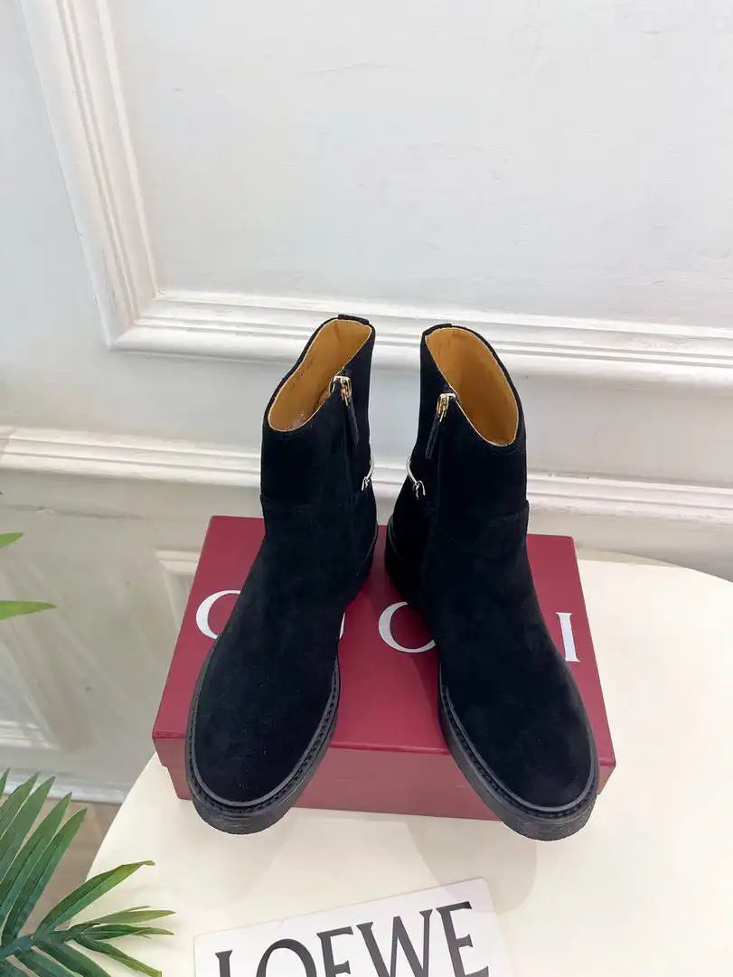 Gucci Women Classic Horsebit Ankle Boots G77376