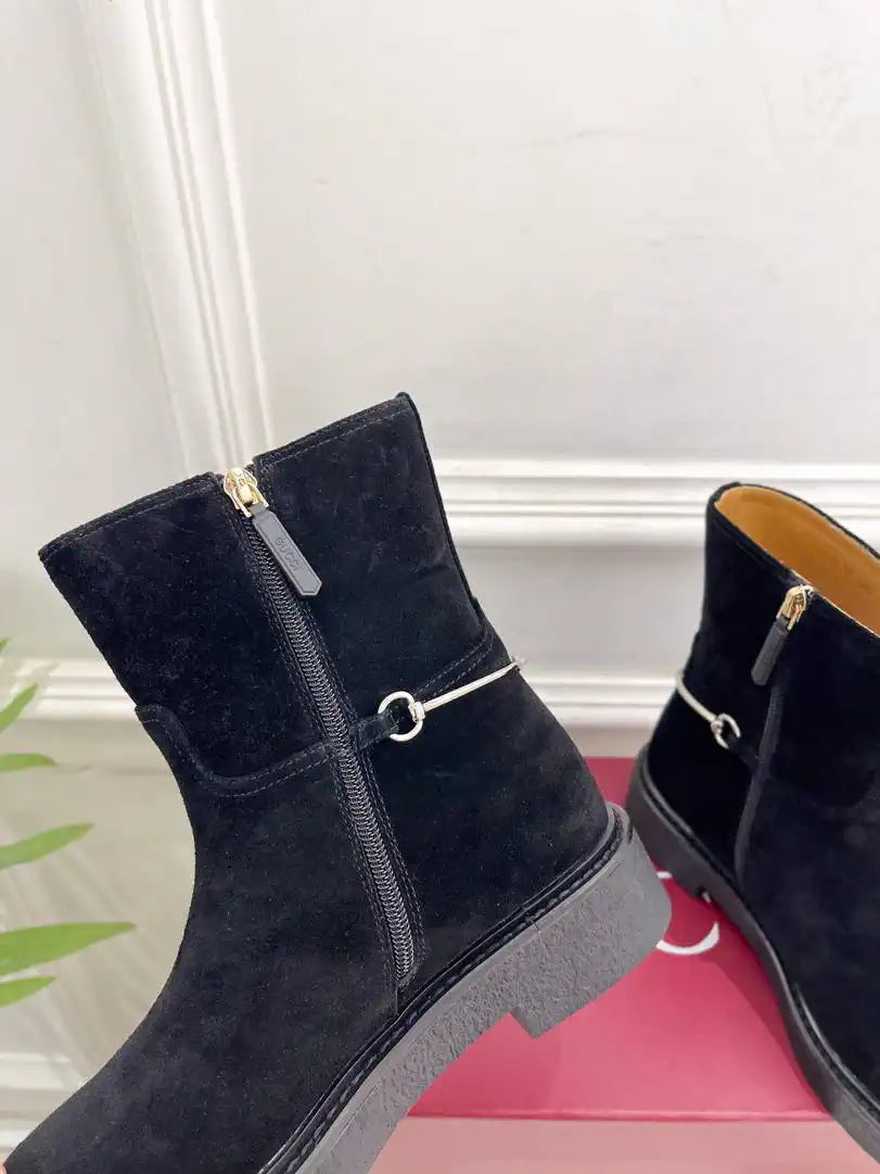 Gucci Women Classic Horsebit Ankle Boots G77376