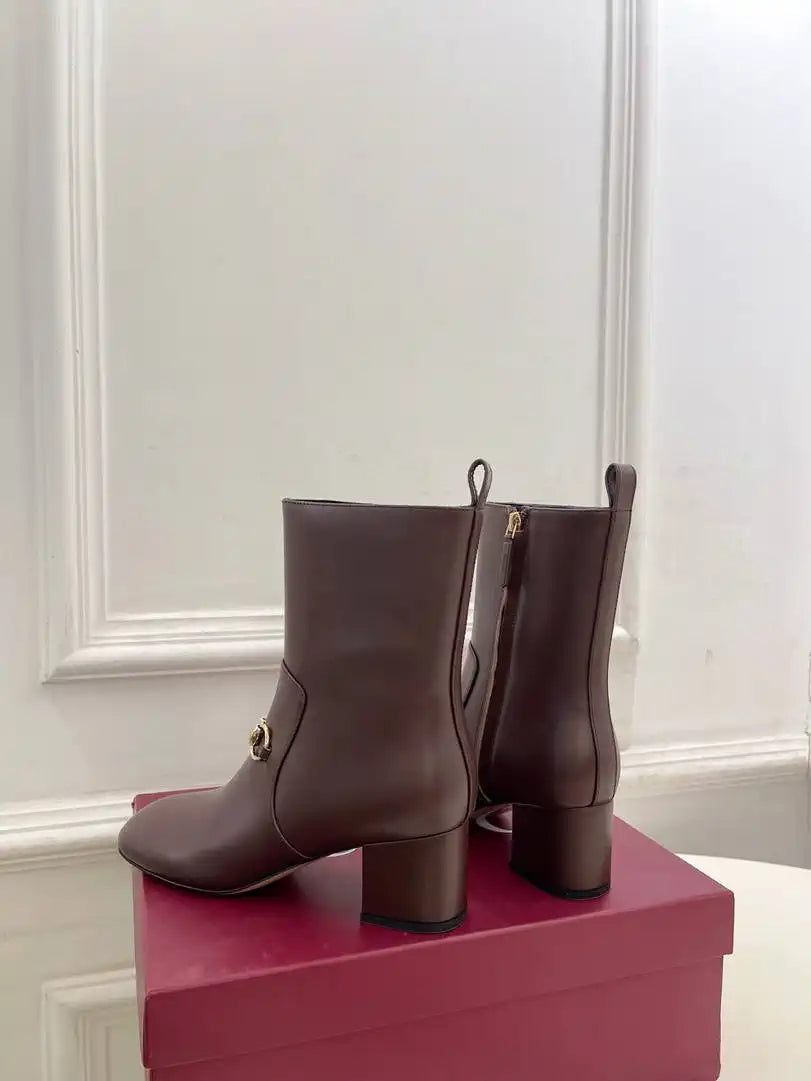Gucci Women Classic horsebit chunky heel ankle boots G77360