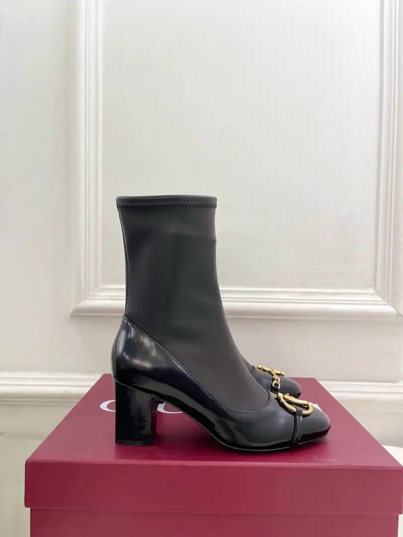 Gucci Women Classic horsebit chunky heel ankle boots G77361