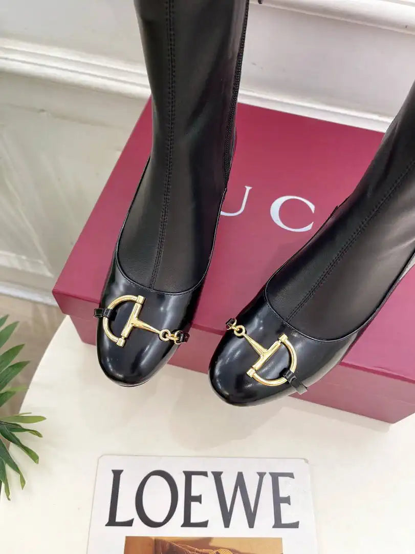 Gucci Women Classic horsebit chunky heel ankle boots G77361