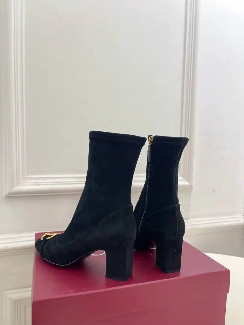Gucci Women Classic horsebit chunky heel ankle boots G77364