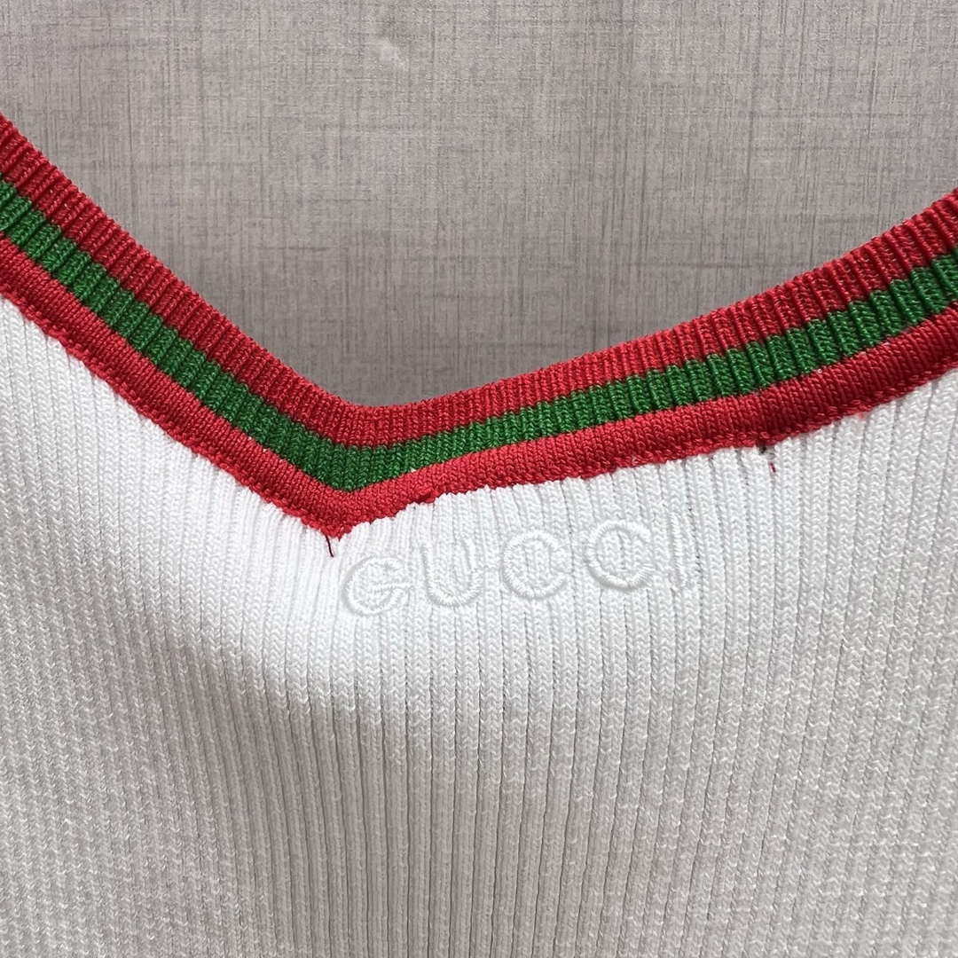 Gucci Women Contrast ribbed knit vest  G85275