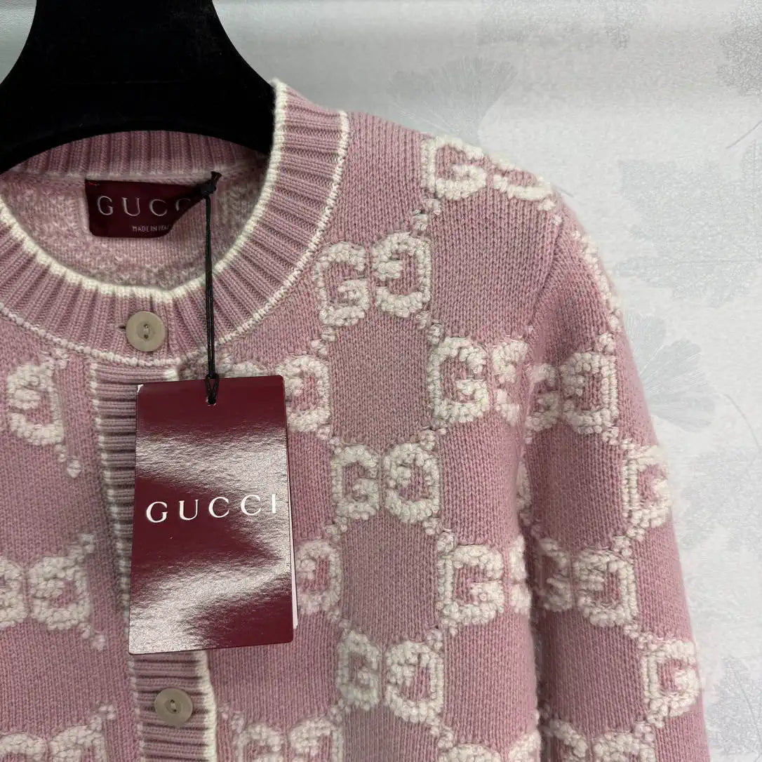 Gucci Women Crew neck knitted cardigan Sweater G11113