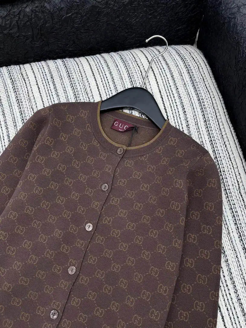Gucci Women GG jacquard knit cardigan  G11104