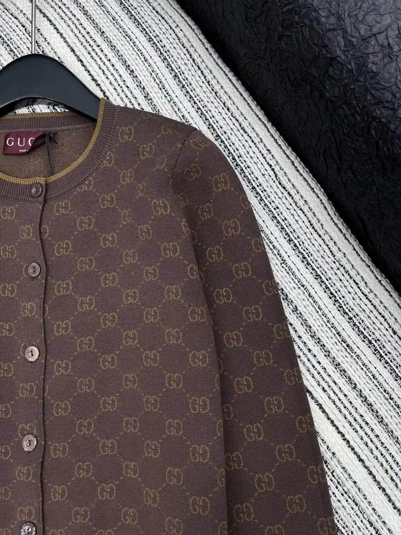 Gucci Women GG jacquard knit cardigan  G11104