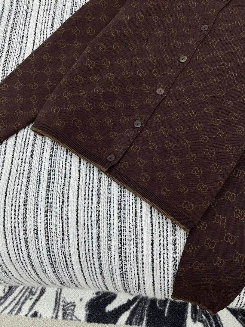 Gucci Women GG jacquard knit cardigan  G11104