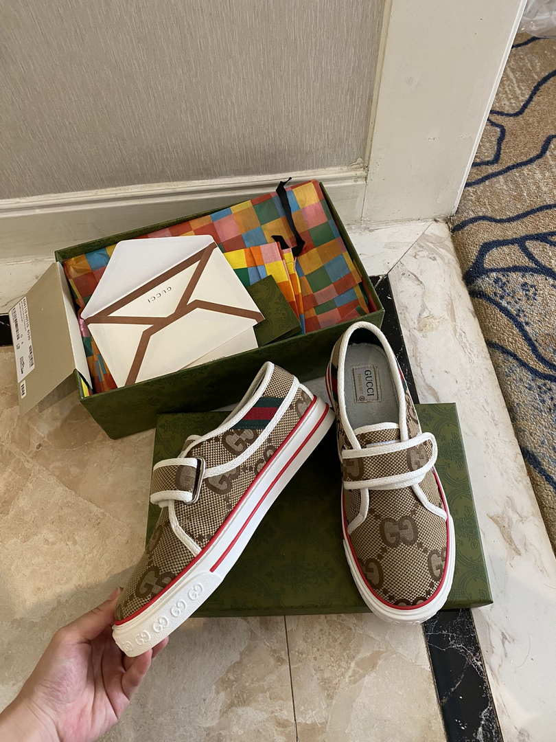 Gucci Women Men¡®s GG Sneaker G81214 Brown