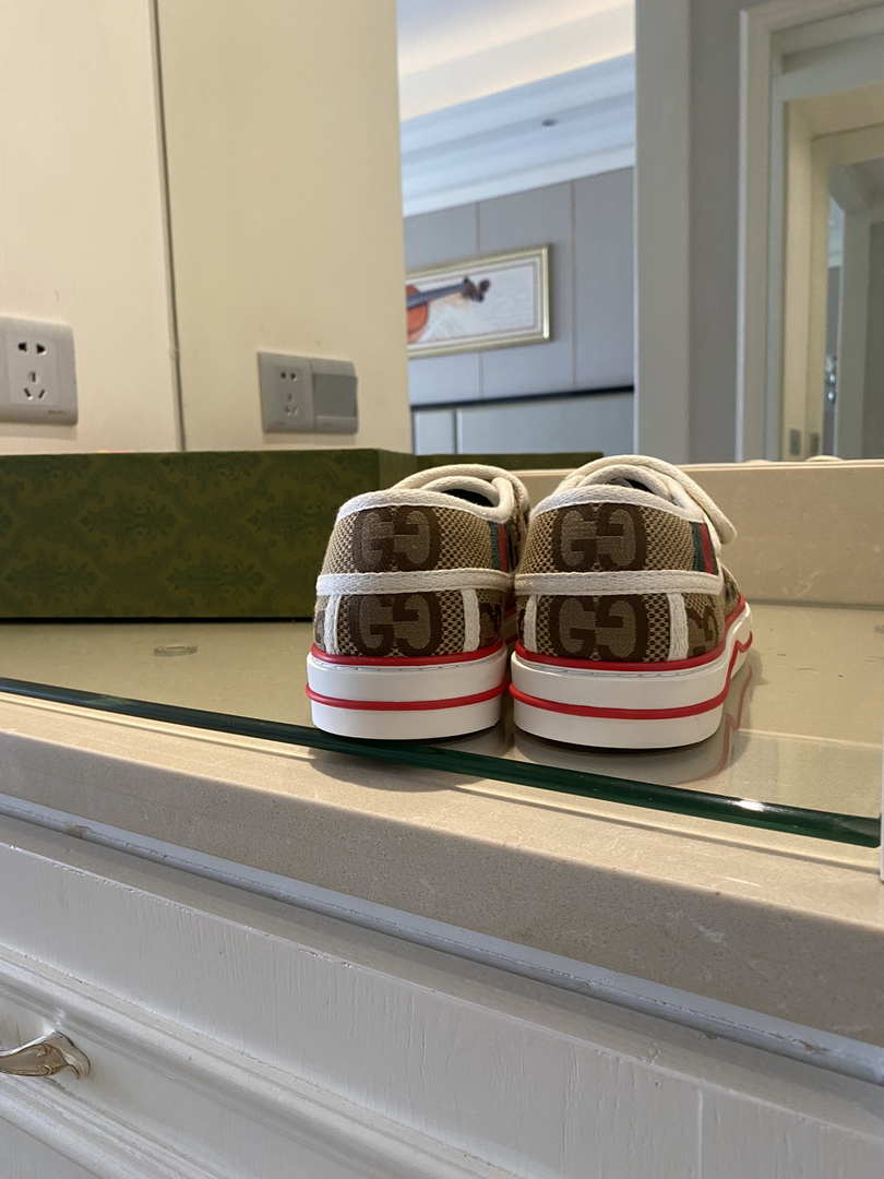Gucci Women Men¡®s GG Sneaker G81214 Brown