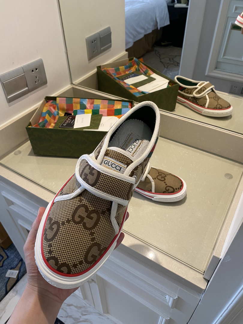 Gucci Women Men¡®s GG Sneaker G81214 Brown
