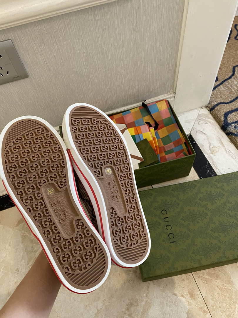 Gucci Women Men¡®s GG Sneaker G81214 Brown