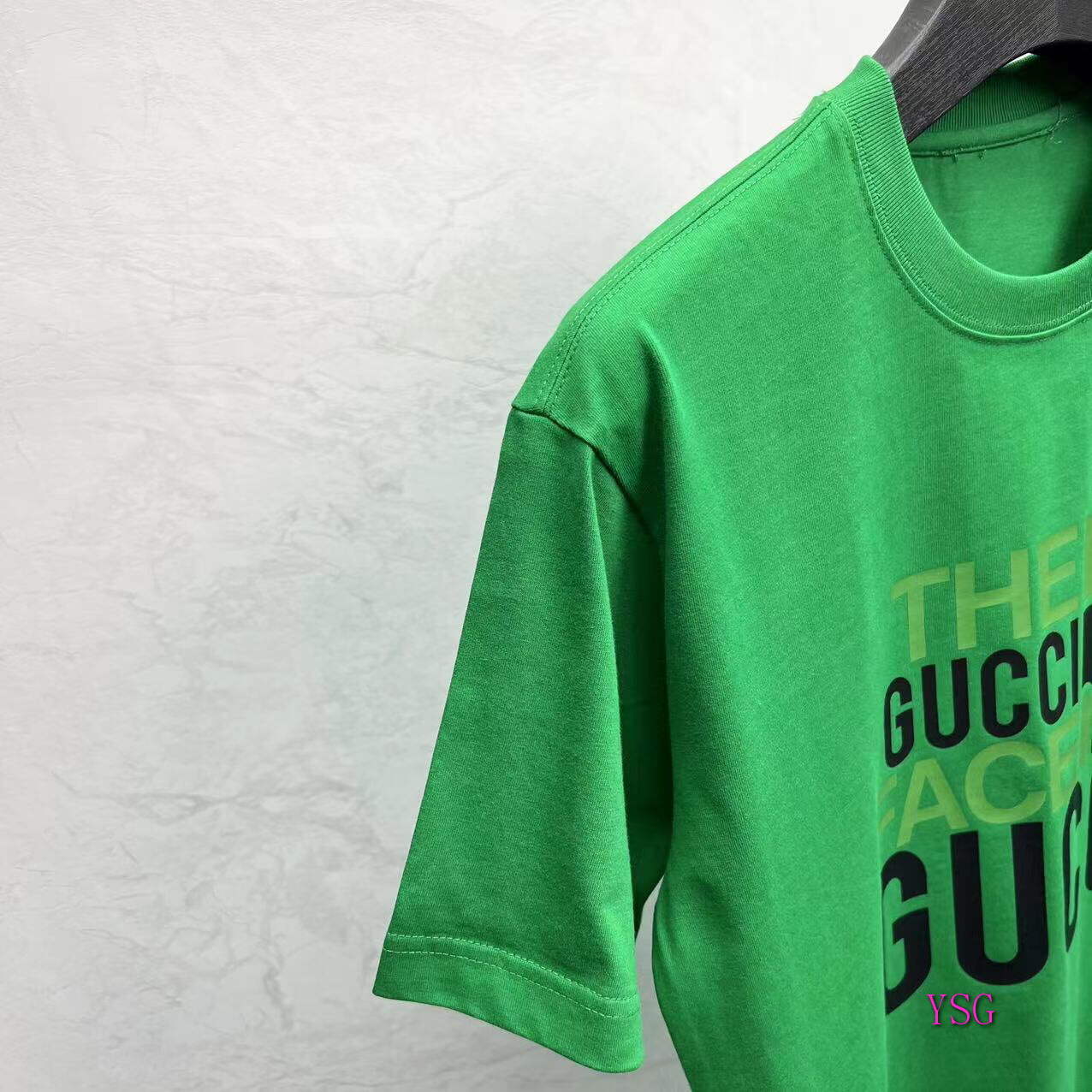 Gucci Women Men T-shirts Wholesale Gucci Short Sleeve Clothing G60882