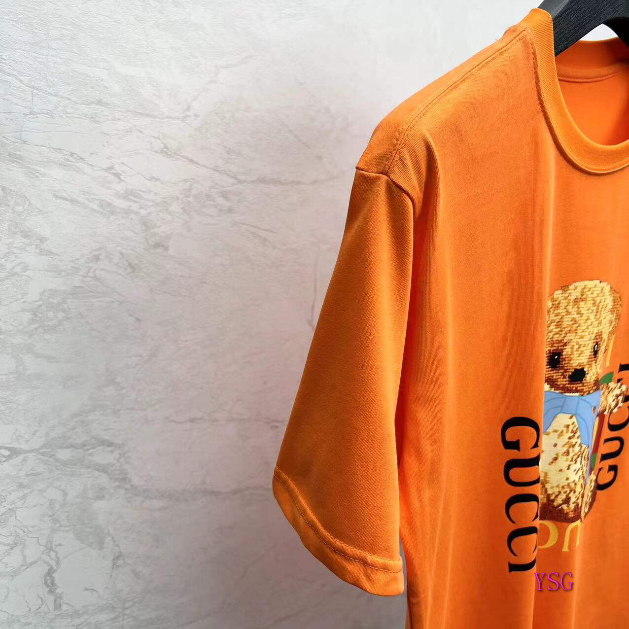 Gucci Women Men T-shirts Wholesale Gucci Short Sleeve Clothing G60884