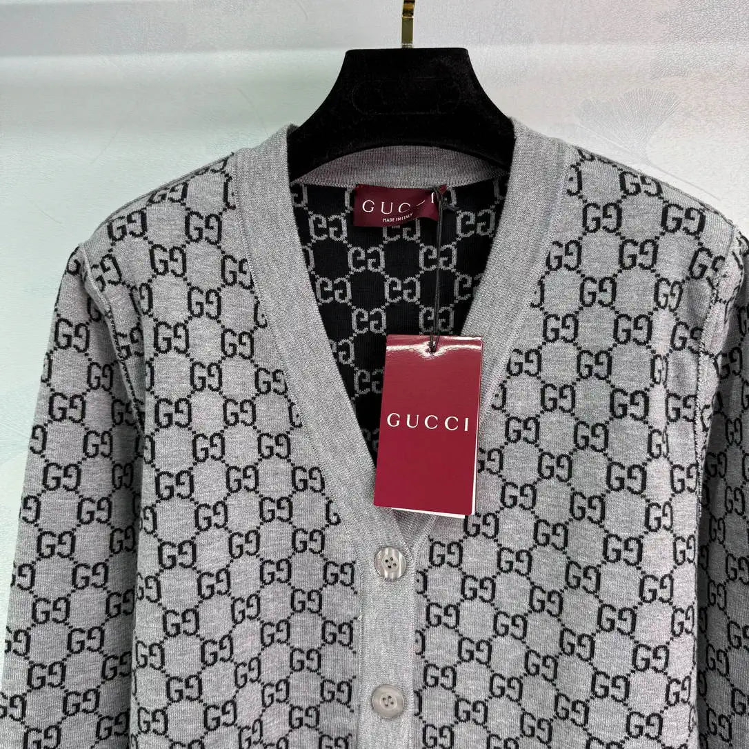 Gucci Women Reversible jacquard-knit cardigan G11106