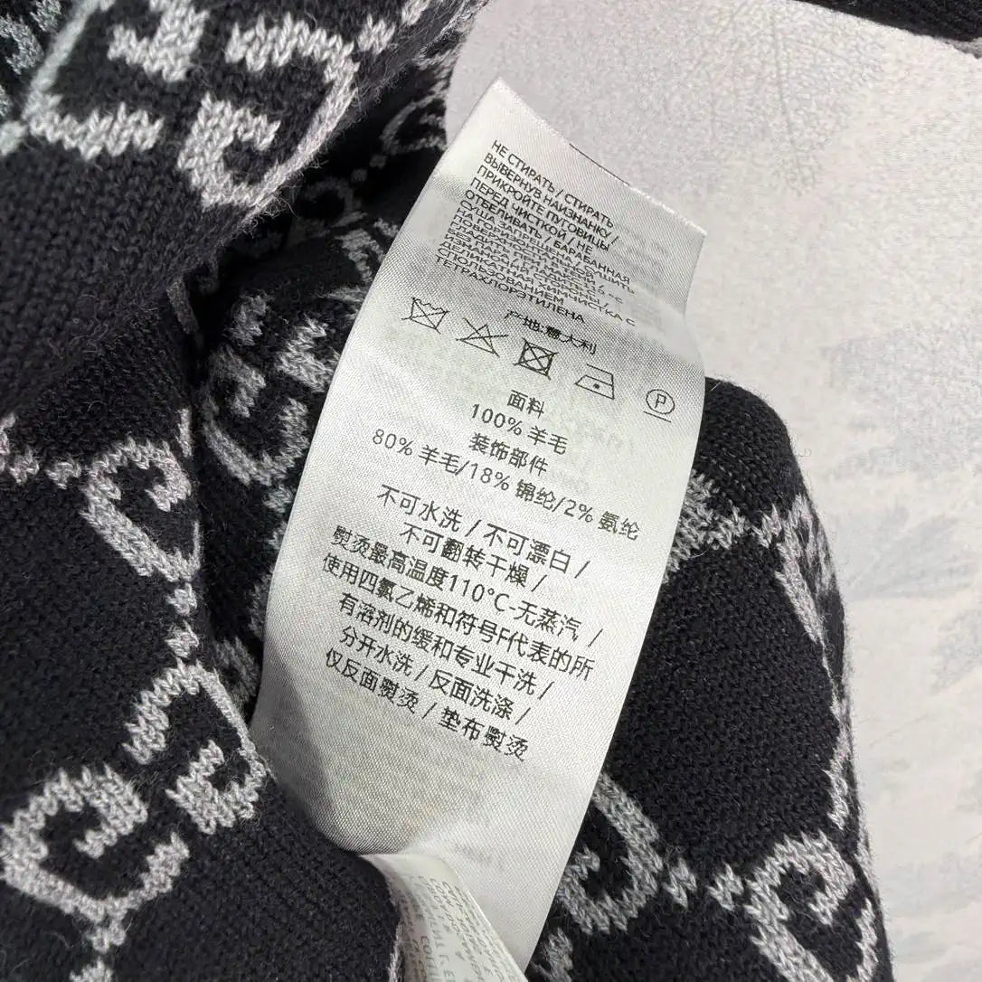 Gucci Women Reversible jacquard-knit cardigan G11106