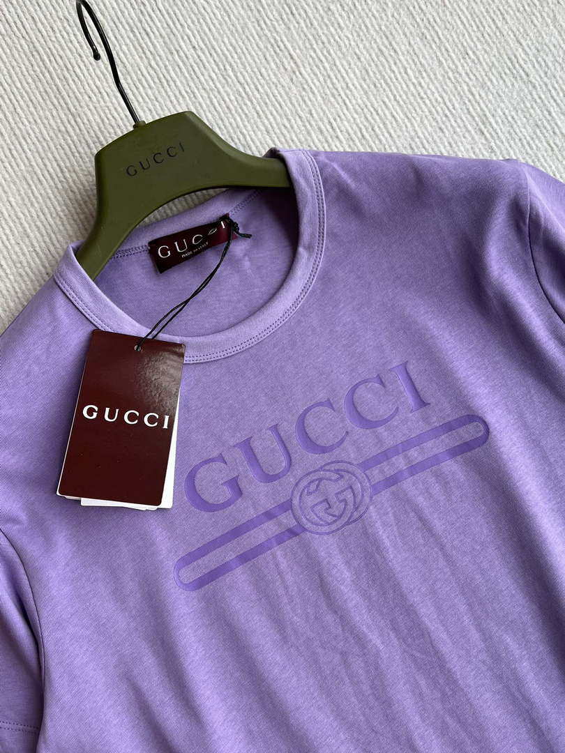 Gucci Women Slogan cotton short-sleeved T-shirt G85286